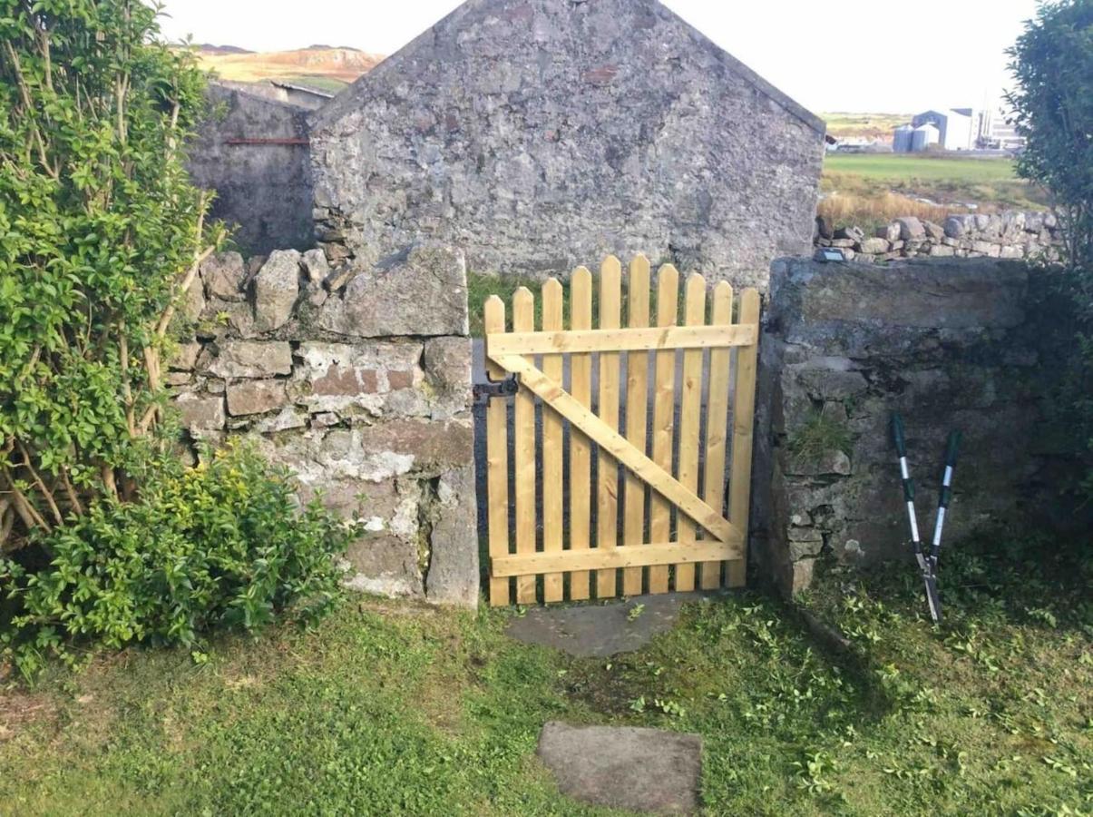 Quaint And Quirky Cottage In Port Ellen Exterior foto